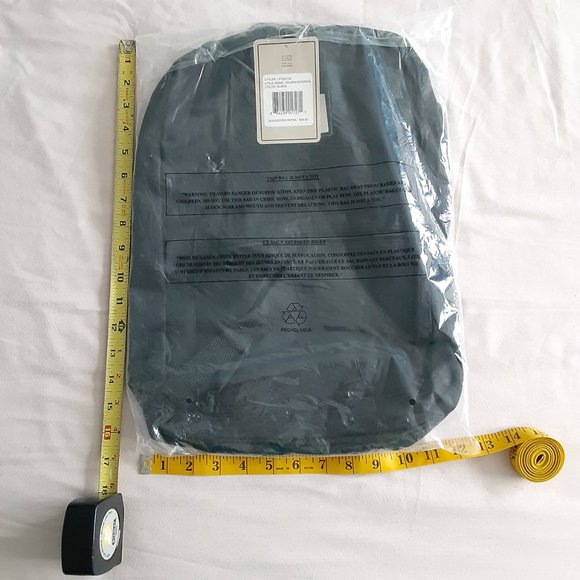 New! - Urban Performance Black Duralon Fabric Backpack - Picture 4 of 6